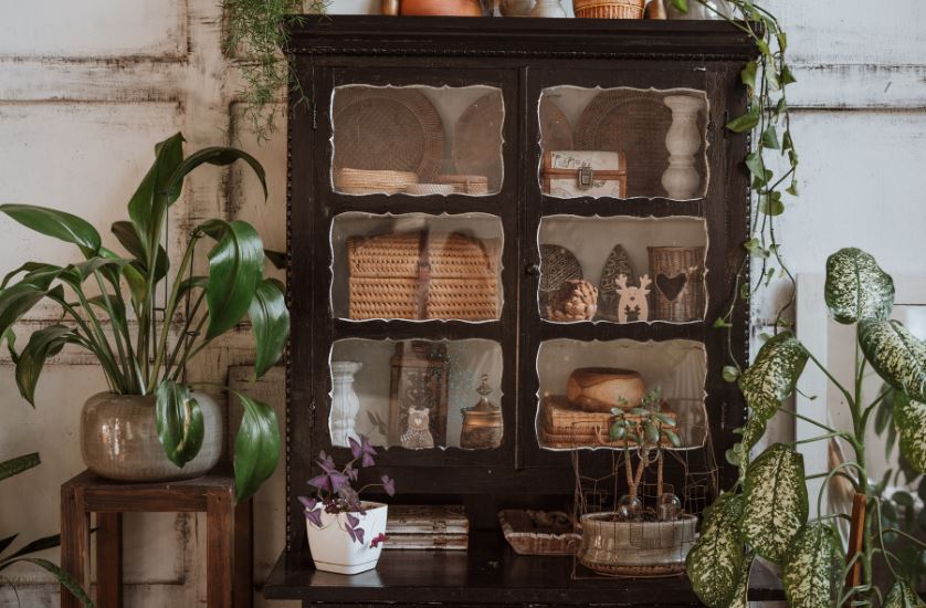 French Vitrine